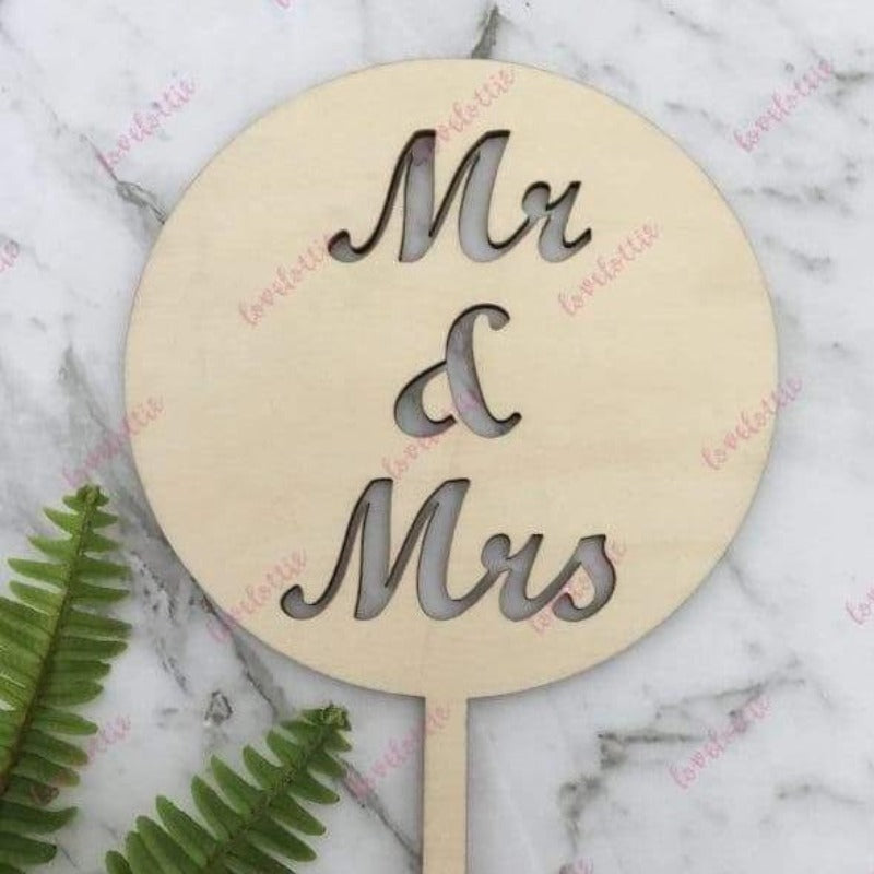 Mr &amp; Mrs Rustic Wood Round Wedding Cake Topper